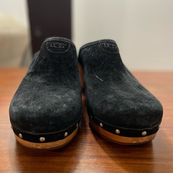 ✨UGG Suede Clogs Mules✨ Great Condition WOMEN Size 8 - Picture 2 of 7